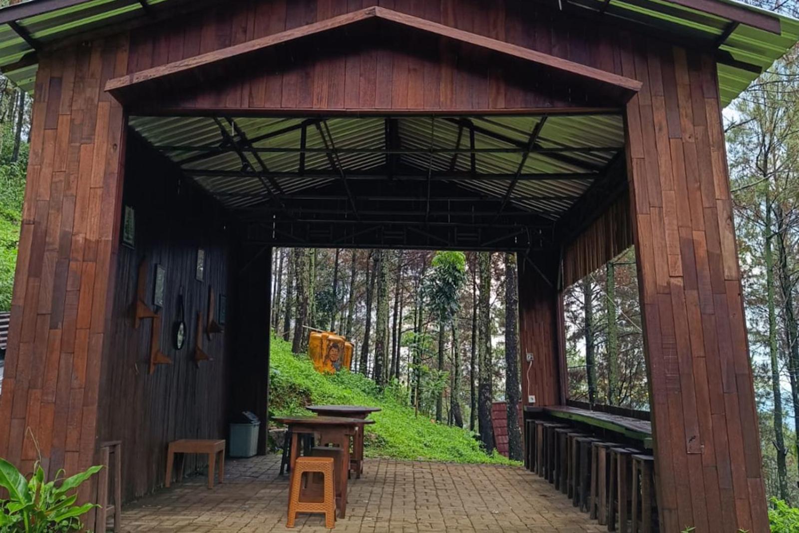Alas Pacet By Twospaces, Mojokerto エクステリア 写真