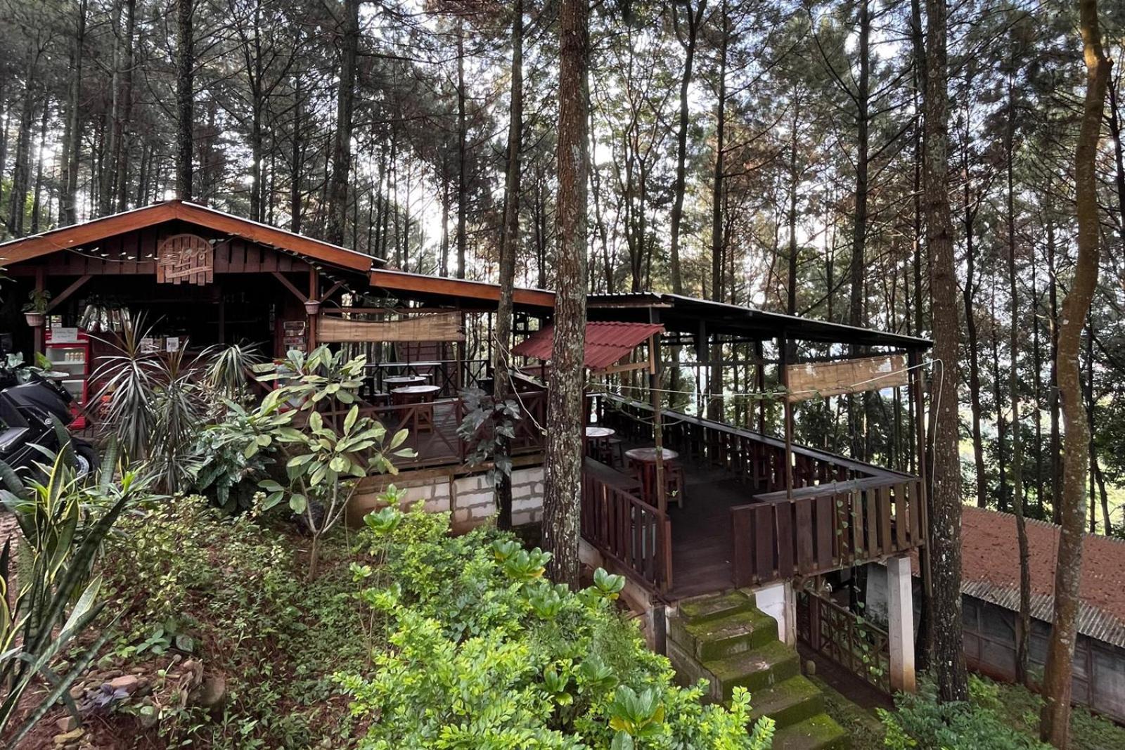 Alas Pacet By Twospaces, Mojokerto エクステリア 写真